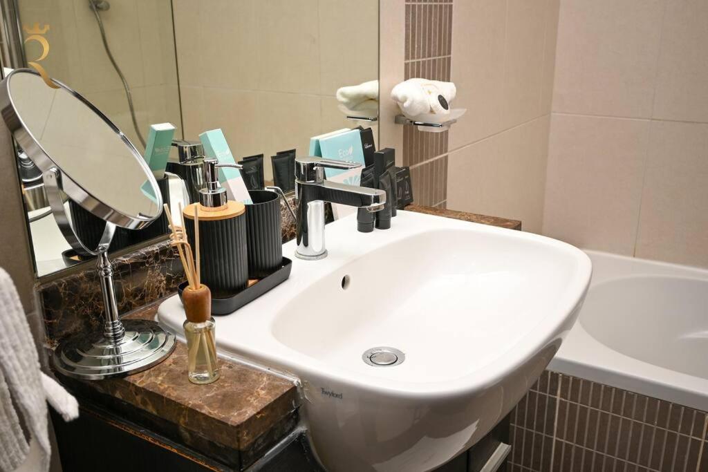 Luminous 1br Al Reem Apartment